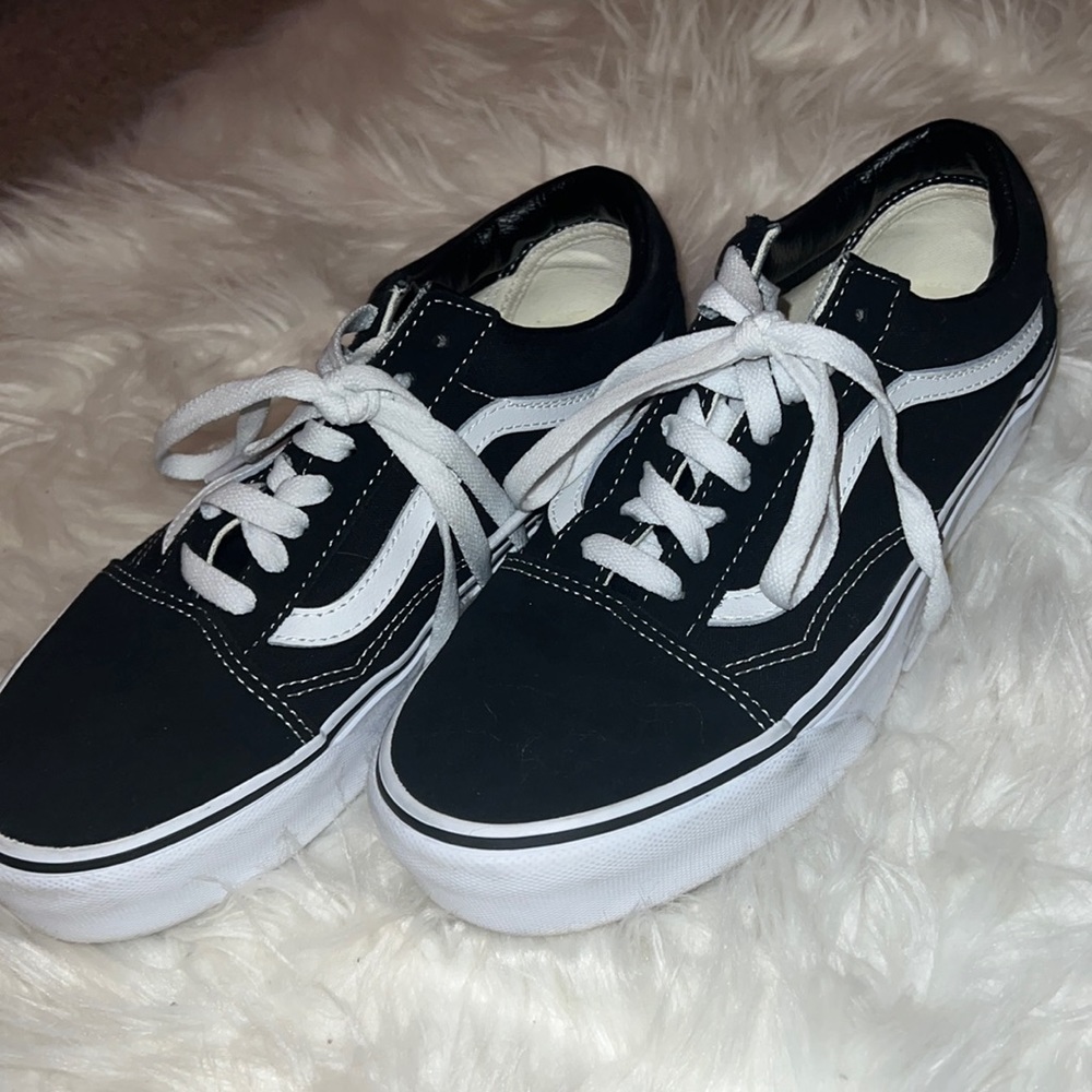 Size 7 women’s vans brand new